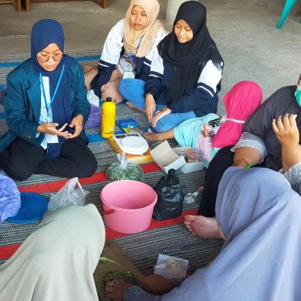 Manfaatkan Limbah Sayur, KKN Tim II Universitas Diponegoro Berikan Pelatihan Pembuatan Pupuk Kompos 